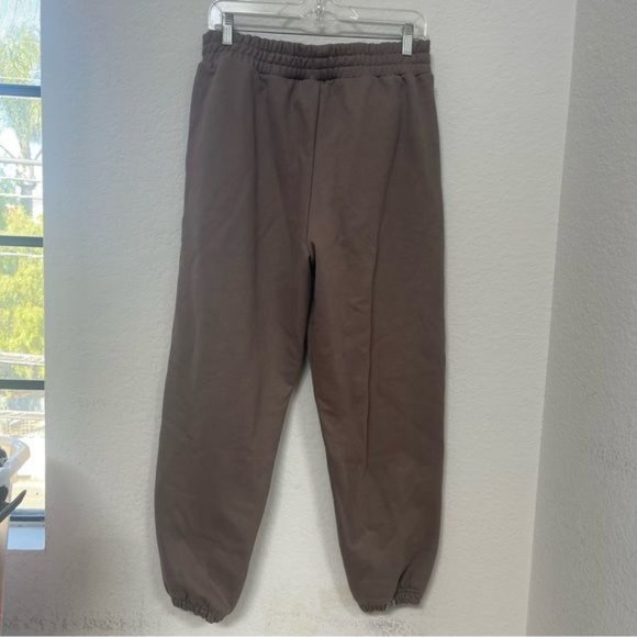 The Giving Movement Regular Fit Fleece Joggers Brown Size M/L - Picture 3 of 4